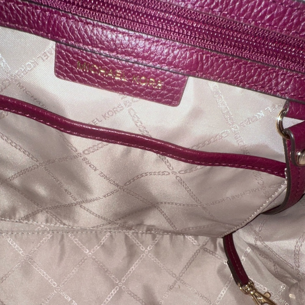 Michael Kors Burgundy Downtown Astor Pebbled Leather Shoulder/Crossbody Bag NWOT - Picture 6 of 13